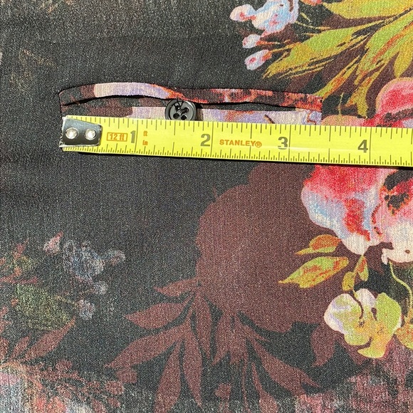 Kut from the Kloth sheer black floral button front blouse. Size M - Picture 11 of 11